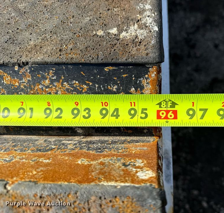 image for item EG2563 2011 Ford F650 Super Duty SuperCab utility / service truck