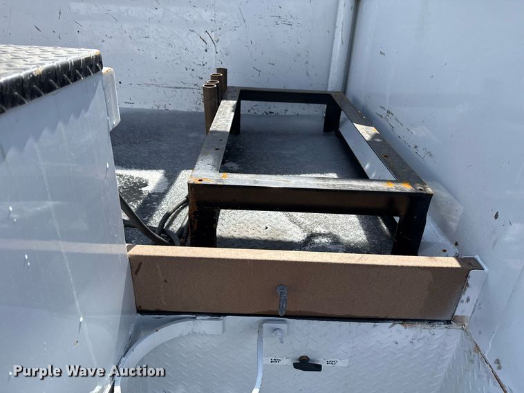 image for item EG2563 2011 Ford F650 Super Duty SuperCab utility / service truck