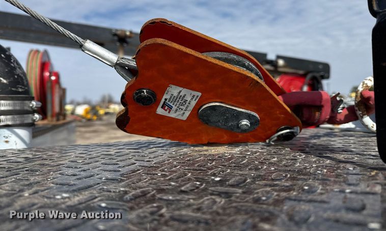 image for item EG2563 2011 Ford F650 Super Duty SuperCab utility / service truck