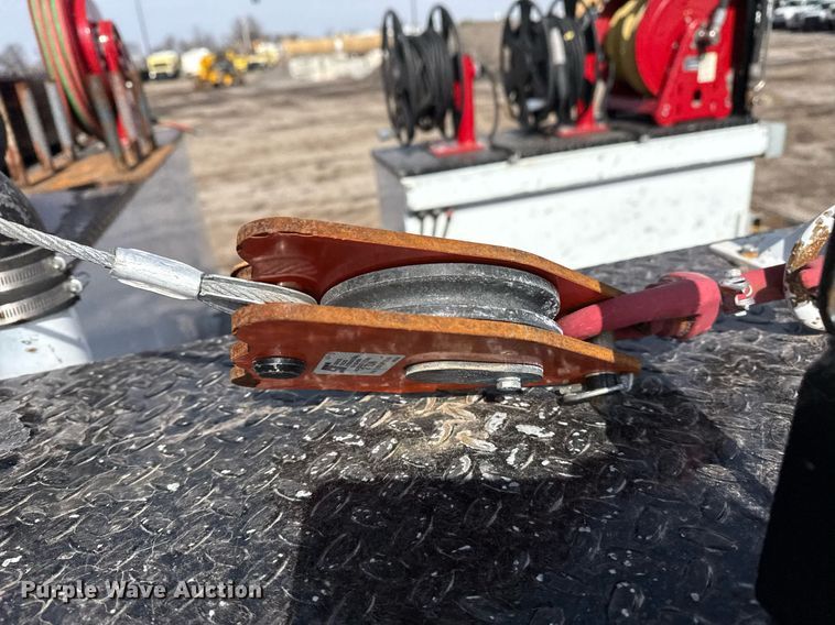 image for item EG2563 2011 Ford F650 Super Duty SuperCab utility / service truck