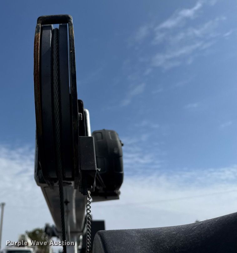 image for item EG2563 2011 Ford F650 Super Duty SuperCab utility / service truck