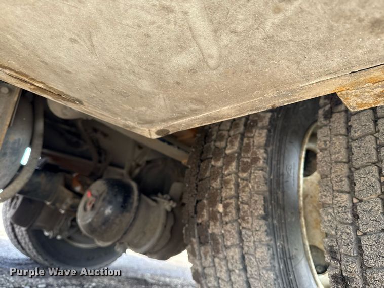 image for item EG2563 2011 Ford F650 Super Duty SuperCab utility / service truck