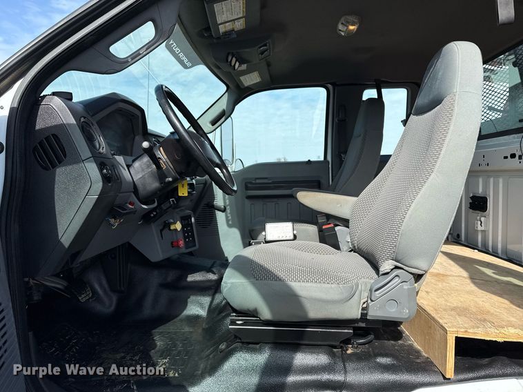 image for item EG2563 2011 Ford F650 Super Duty SuperCab utility / service truck