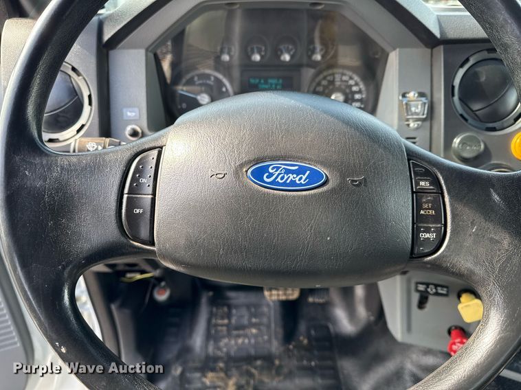 image for item EG2563 2011 Ford F650 Super Duty SuperCab utility / service truck