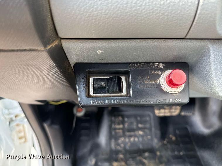 image for item EG2563 2011 Ford F650 Super Duty SuperCab utility / service truck