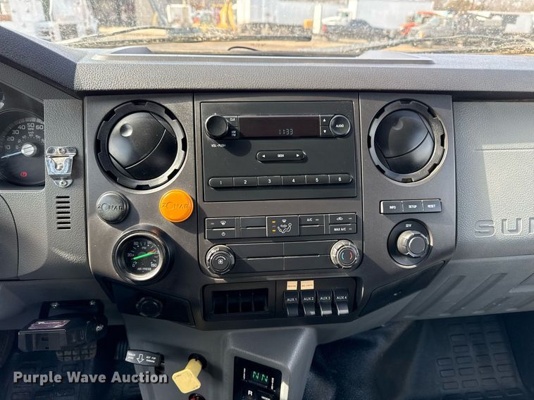 image for item EG2563 2011 Ford F650 Super Duty SuperCab utility / service truck