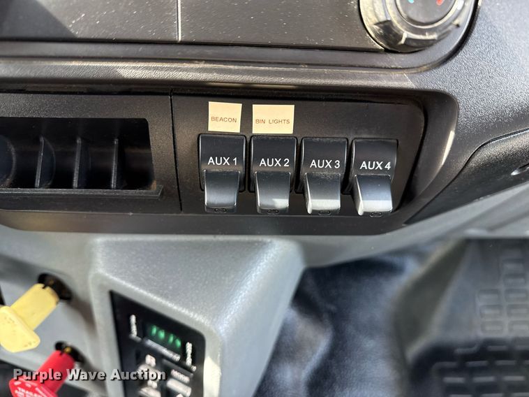 image for item EG2563 2011 Ford F650 Super Duty SuperCab utility / service truck