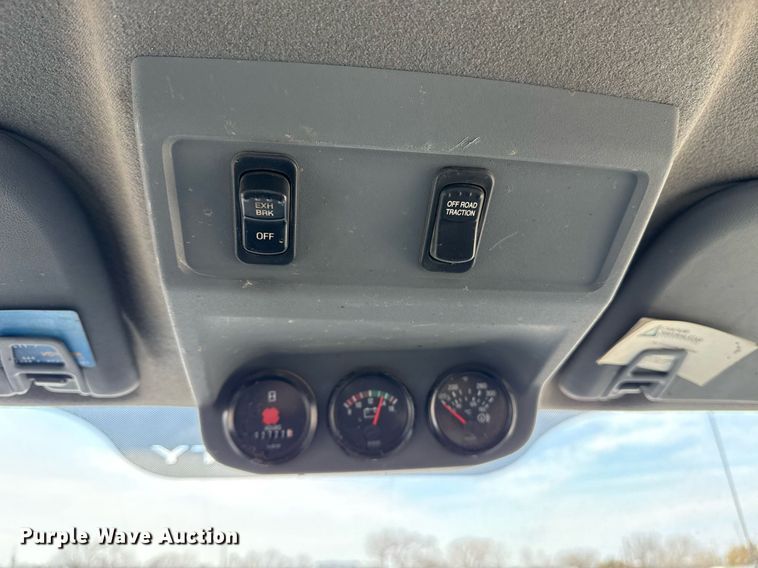 image for item EG2563 2011 Ford F650 Super Duty SuperCab utility / service truck