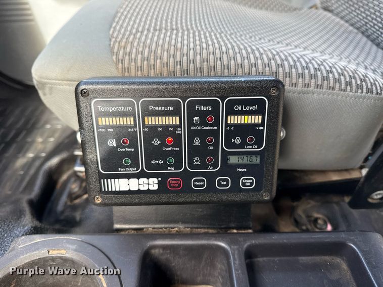 image for item EG2563 2011 Ford F650 Super Duty SuperCab utility / service truck