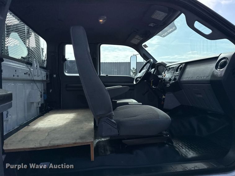 image for item EG2563 2011 Ford F650 Super Duty SuperCab utility / service truck