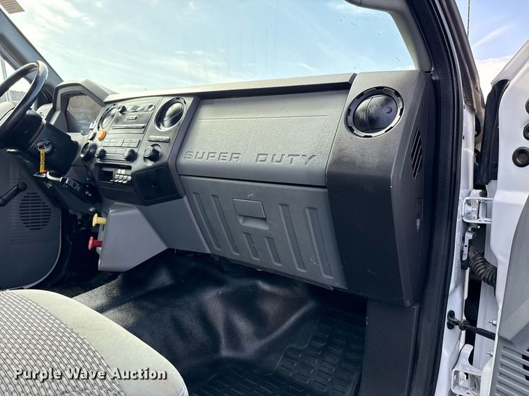 image for item EG2563 2011 Ford F650 Super Duty SuperCab utility / service truck