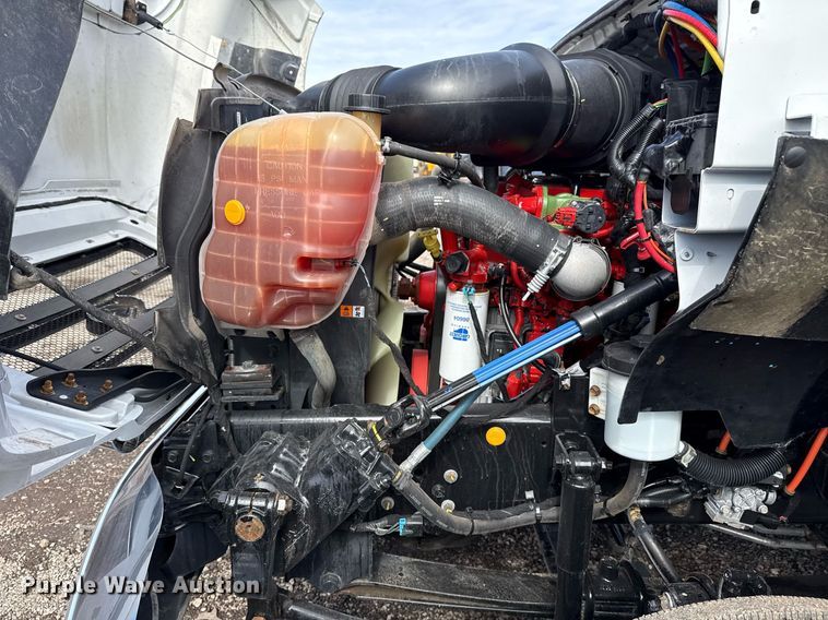 image for item EG2563 2011 Ford F650 Super Duty SuperCab utility / service truck