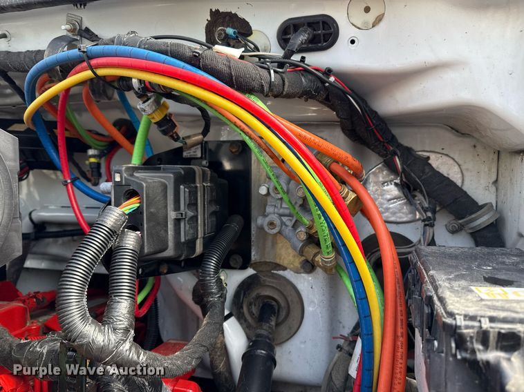 image for item EG2563 2011 Ford F650 Super Duty SuperCab utility / service truck