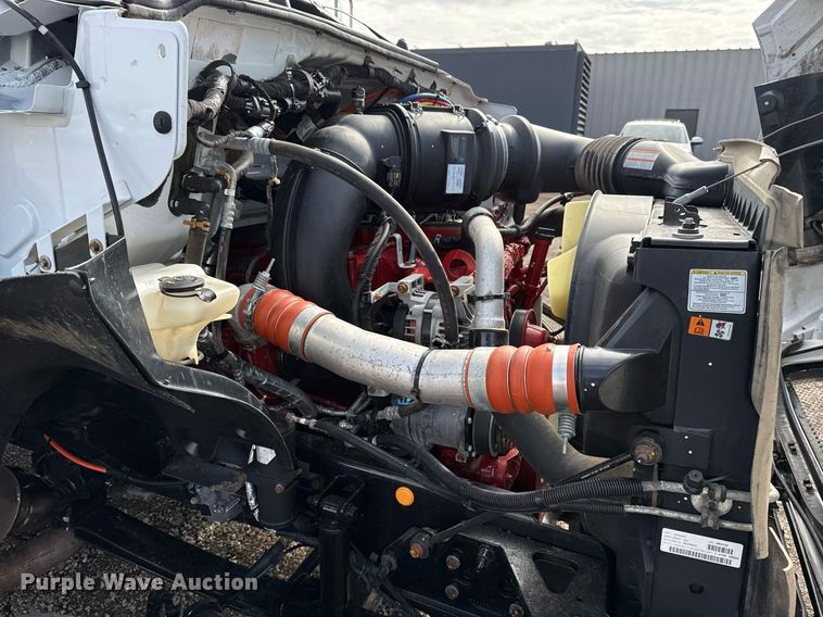 image for item EG2563 2011 Ford F650 Super Duty SuperCab utility / service truck