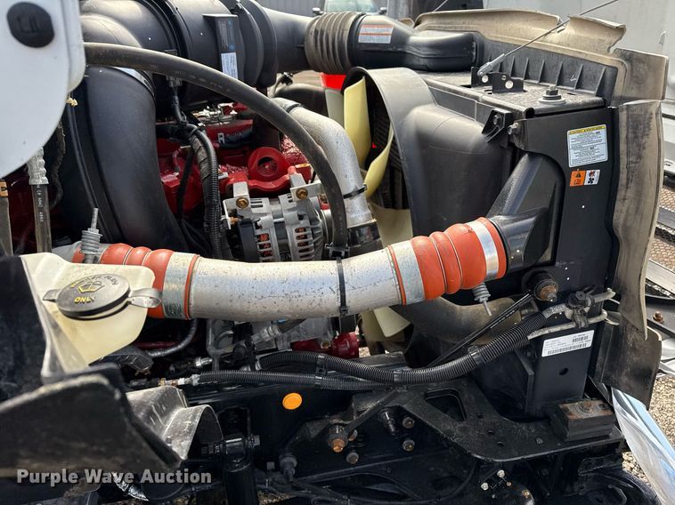 image for item EG2563 2011 Ford F650 Super Duty SuperCab utility / service truck