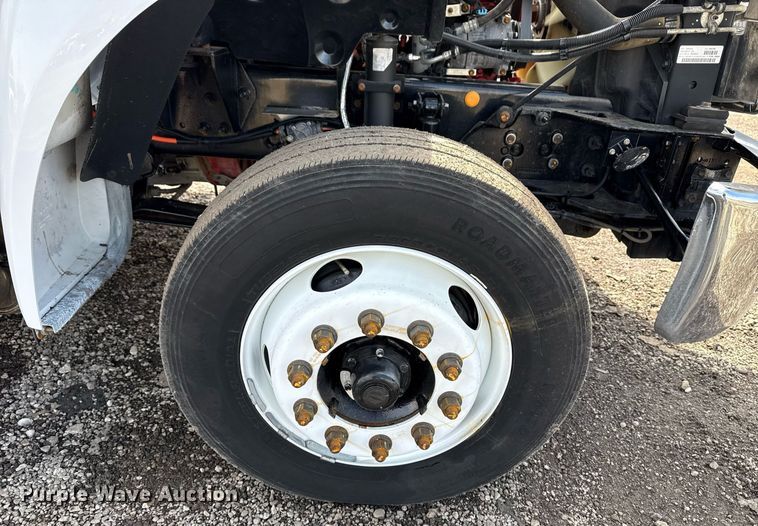 image for item EG2563 2011 Ford F650 Super Duty SuperCab utility / service truck