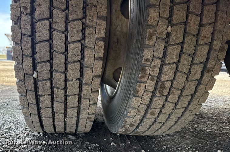 image for item EG2563 2011 Ford F650 Super Duty SuperCab utility / service truck