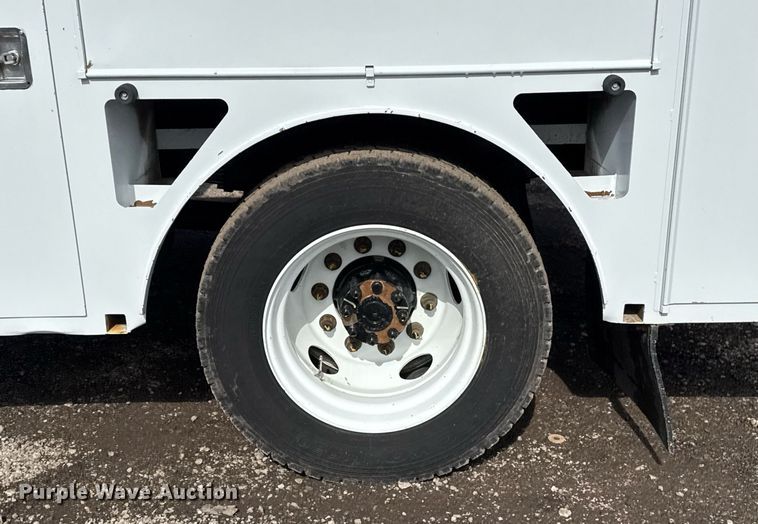 image for item EG2563 2011 Ford F650 Super Duty SuperCab utility / service truck