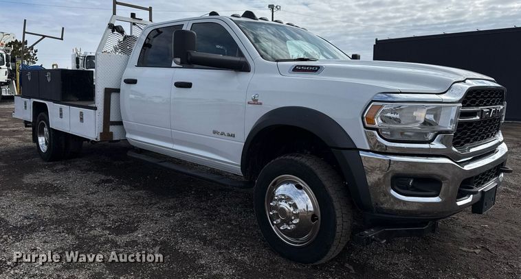 image for item EG2564 2019 Dodge Ram 5500HD Crew Cab utility / service truck