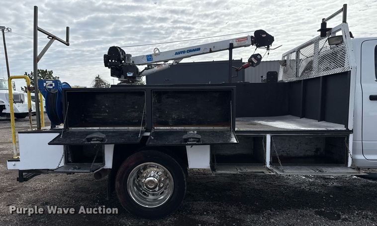 image for item EG2564 2019 Dodge Ram 5500HD Crew Cab utility / service truck