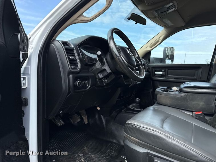 image for item EG2564 2019 Dodge Ram 5500HD Crew Cab utility / service truck