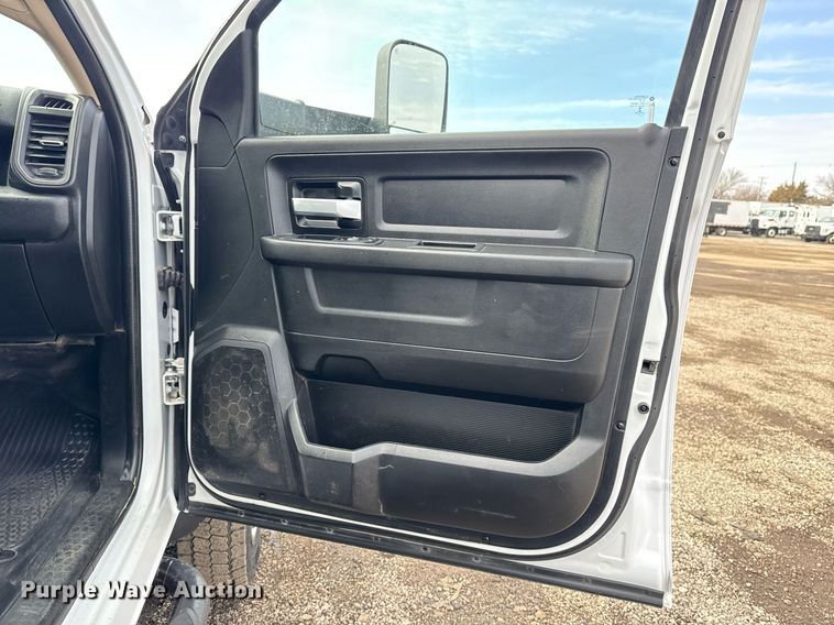 image for item EG2564 2019 Dodge Ram 5500HD Crew Cab utility / service truck