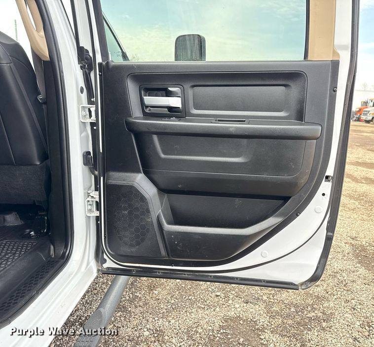 image for item EG2564 2019 Dodge Ram 5500HD Crew Cab utility / service truck