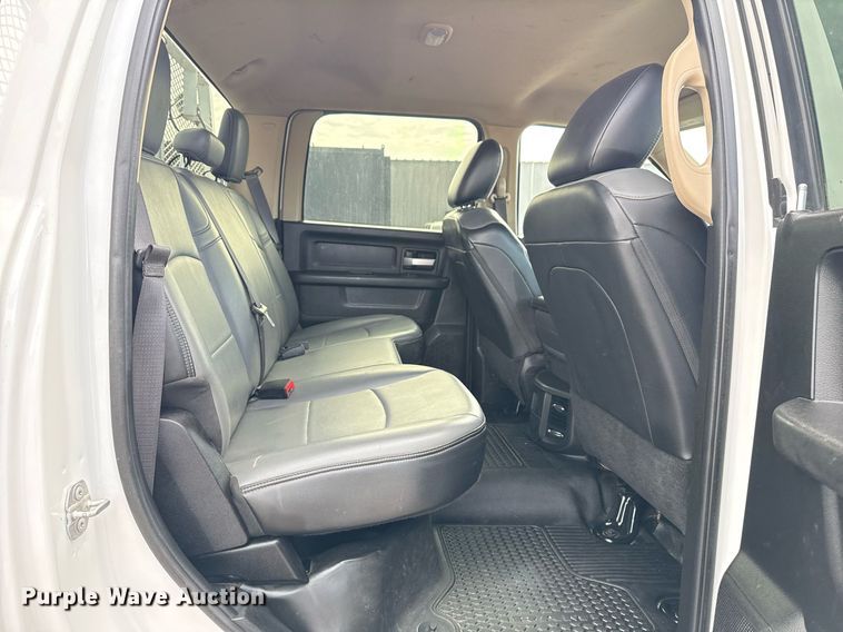 image for item EG2564 2019 Dodge Ram 5500HD Crew Cab utility / service truck