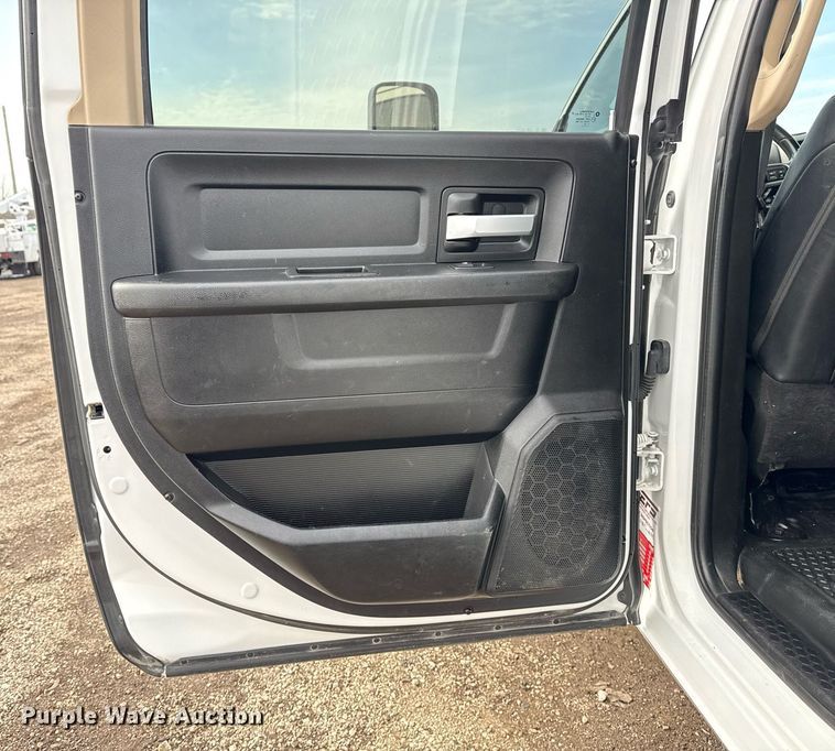 image for item EG2564 2019 Dodge Ram 5500HD Crew Cab utility / service truck