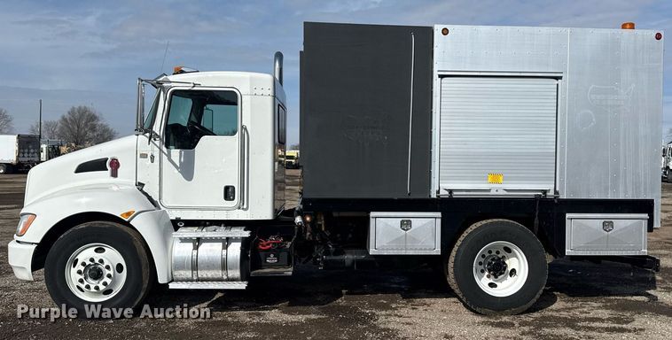image for item EG2565 2017 Kenworth T370 sewer jetter truck