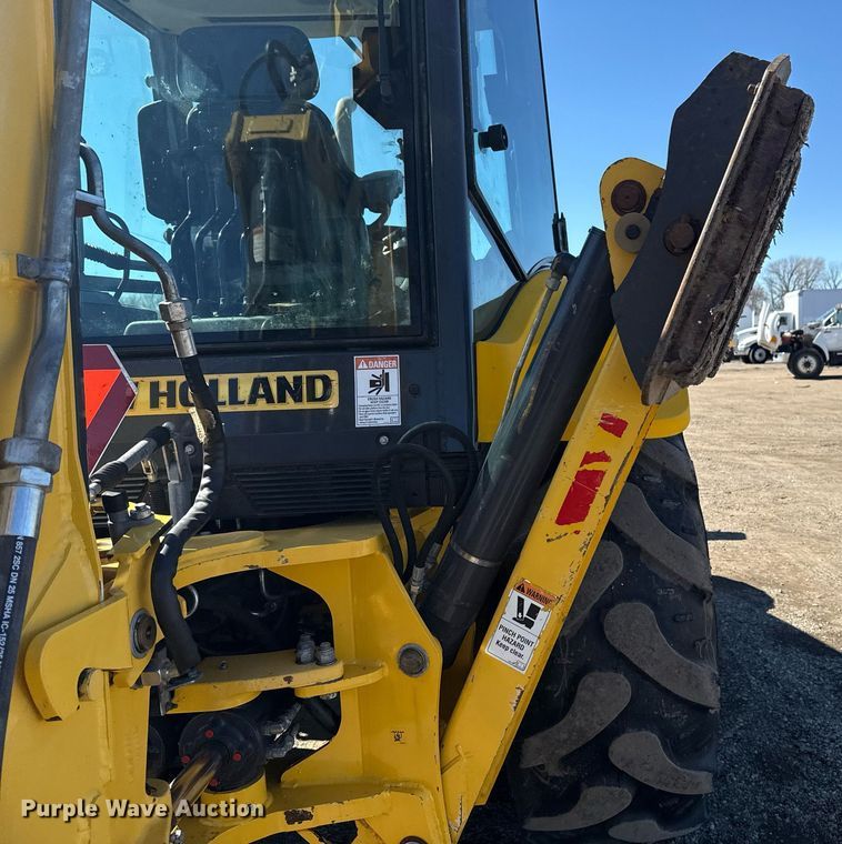 image for item EG2578 2014 New Holland B95C backhoe