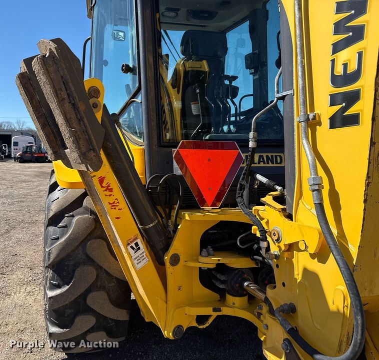 image for item EG2578 2014 New Holland B95C backhoe