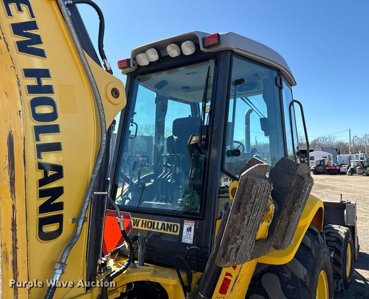 image for item EG2578 2014 New Holland B95C backhoe