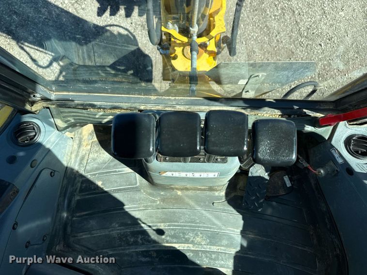 image for item EG2578 2014 New Holland B95C backhoe