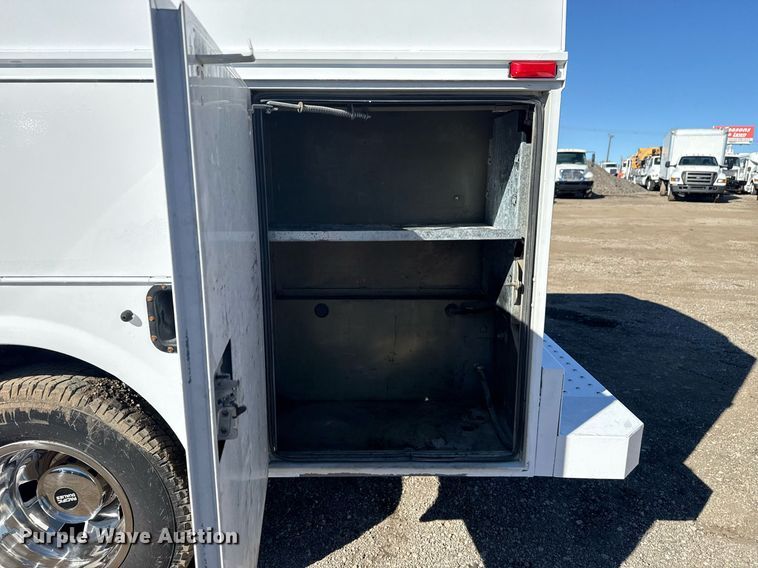 image for item EG2580 2012 Dodge Ram 3500 utility bed pickup truck