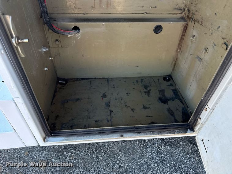 image for item EG2580 2012 Dodge Ram 3500 utility bed pickup truck