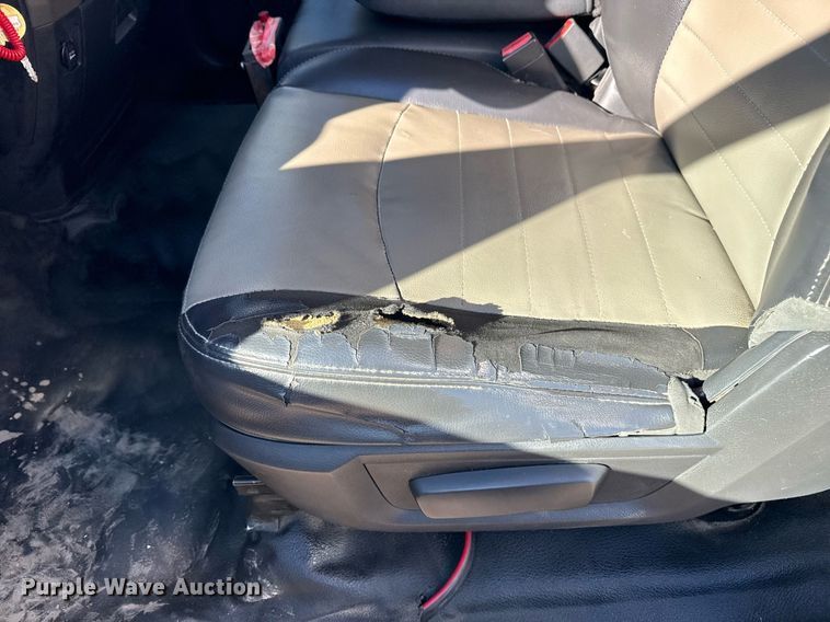 image for item EG2580 2012 Dodge Ram 3500 utility bed pickup truck