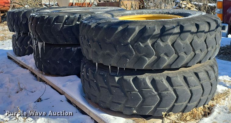 image for item EH8631 (6) 14.00R24TG tires and wheels