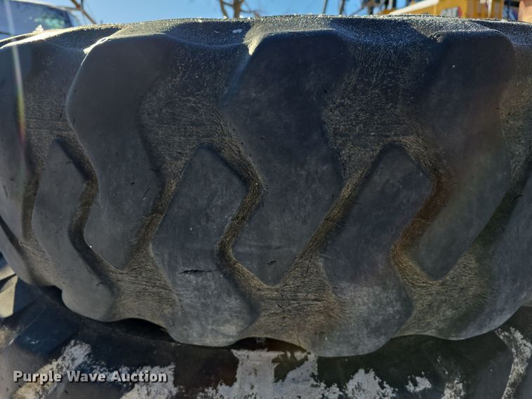 image for item EH8631 (6) 14.00R24TG tires and wheels