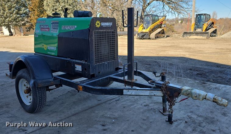 image for item EH8665 Lincoln Electric 305D Ranger welder/generator