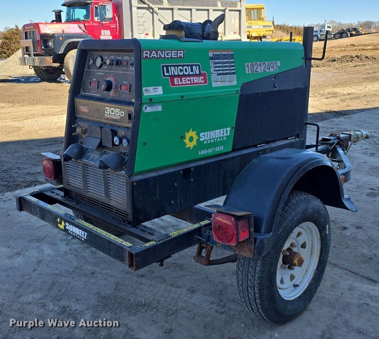 image for item EH8665 Lincoln Electric 305D Ranger welder/generator