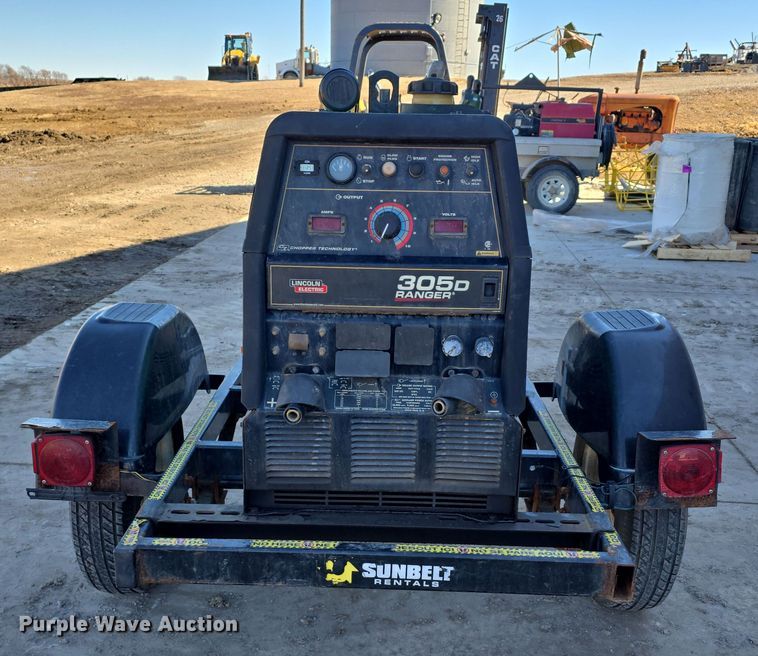 image for item EH8665 Lincoln Electric 305D Ranger welder/generator