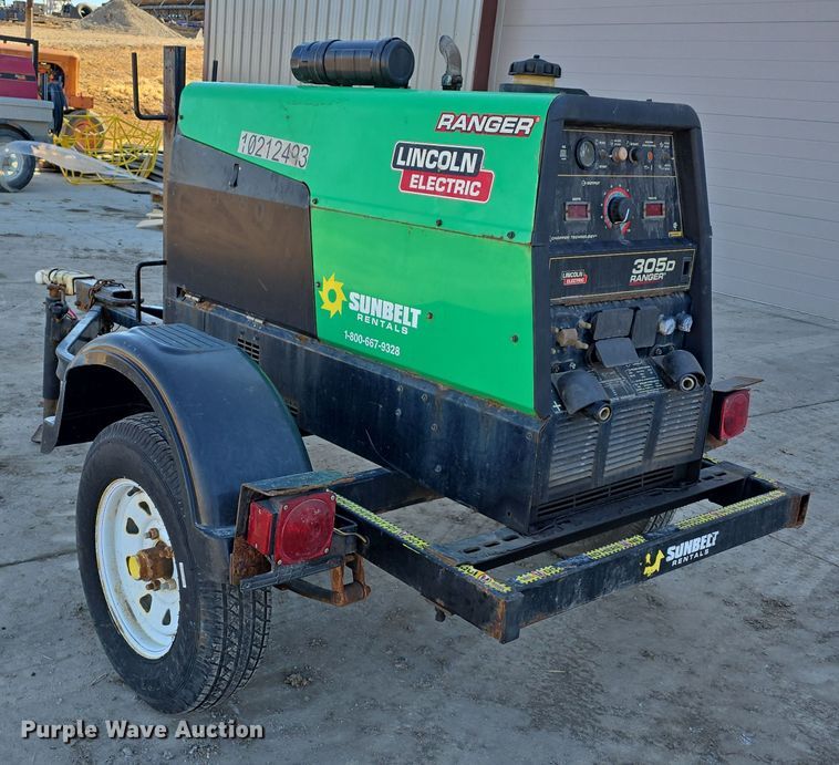 image for item EH8665 Lincoln Electric 305D Ranger welder/generator