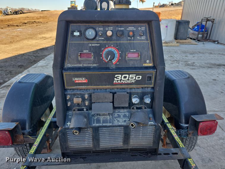 image for item EH8665 Lincoln Electric 305D Ranger welder/generator