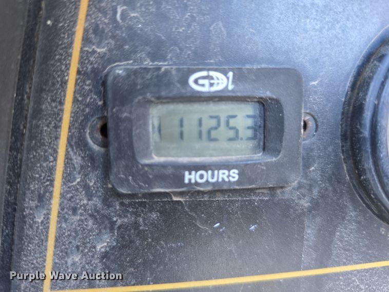 image for item EH8665 Lincoln Electric 305D Ranger welder/generator