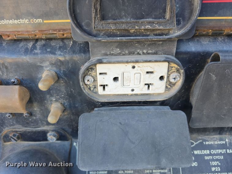 image for item EH8665 Lincoln Electric 305D Ranger welder/generator