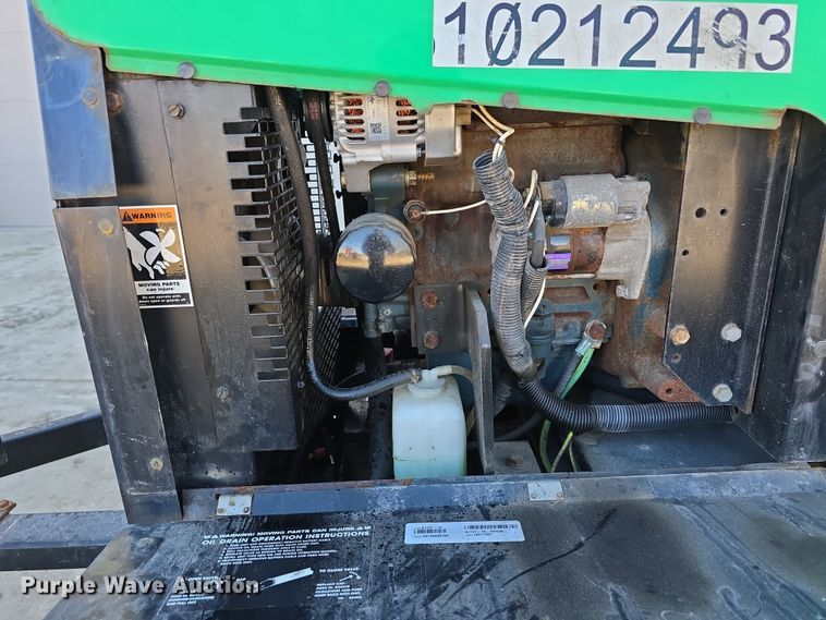 image for item EH8665 Lincoln Electric 305D Ranger welder/generator