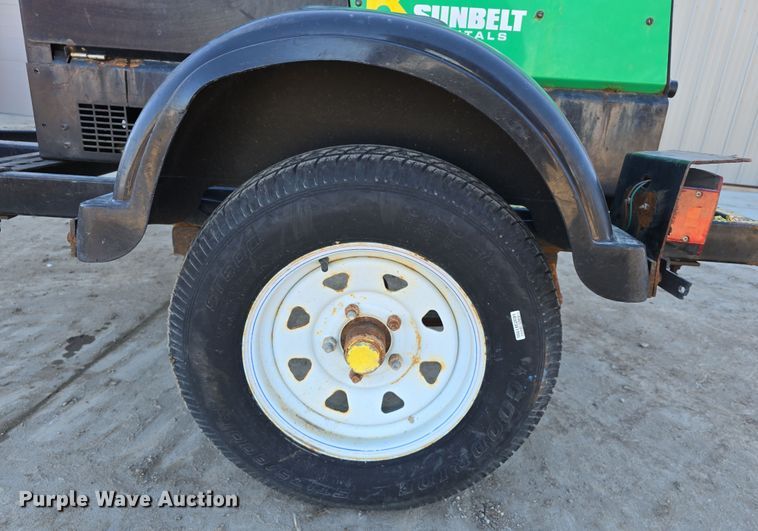 image for item EH8665 Lincoln Electric 305D Ranger welder/generator