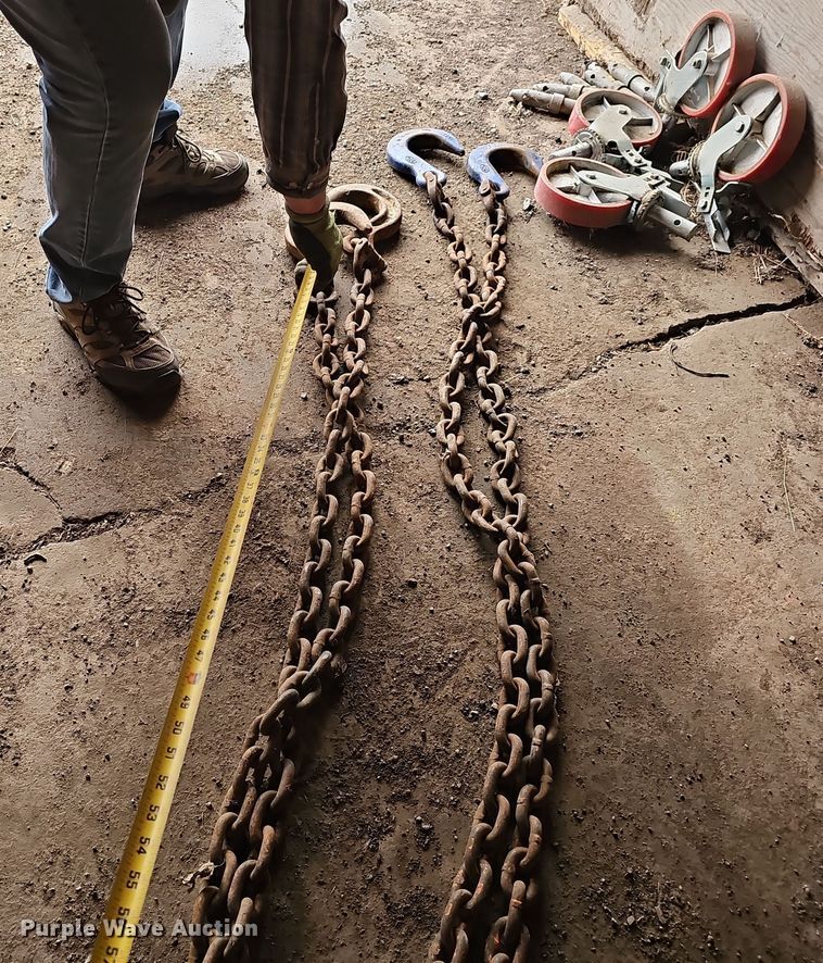 image for item EH8684 Tow chains