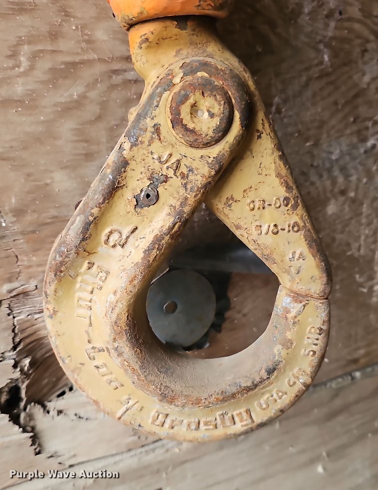 image for item EH8684 Tow chains